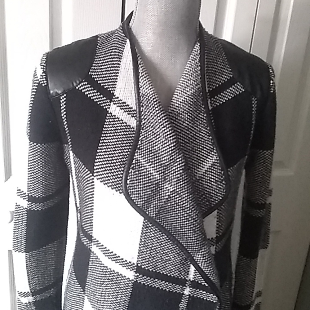 Ethereal jacket - Picture 2 of 5